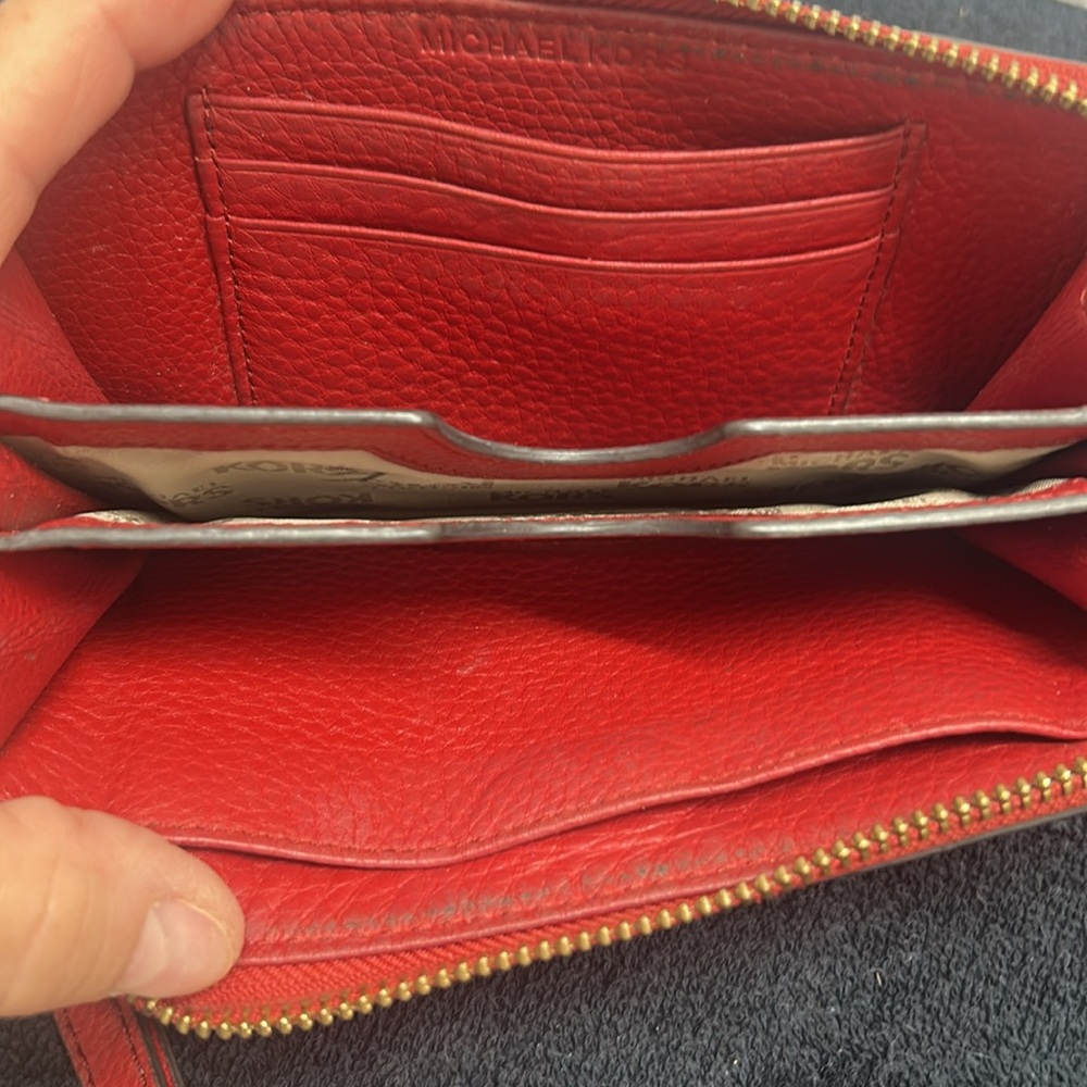 Michael Kors Red Pebbled Leather wallet - Picture 4 of 6